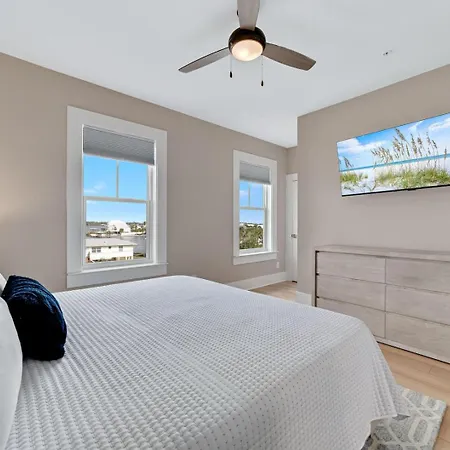 New Luxury Home, 3Bd/4Ba W/ Pool & Beach Access